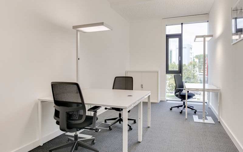 3-5 Holmethorpe Avenue Holmethorpe Industrial Estate Surrey, Redhill Image 4