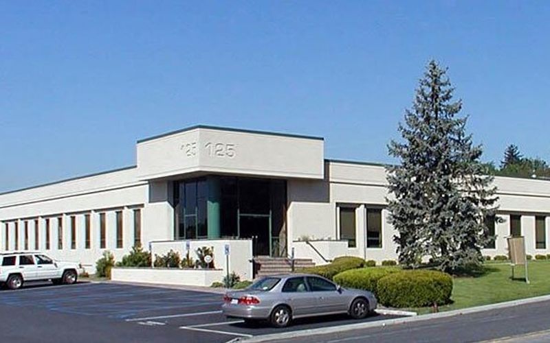 125 Michael Drive, Syosset Image 11