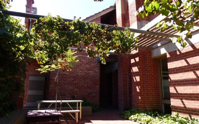 26 Liddiard, Hawthorn Image 1