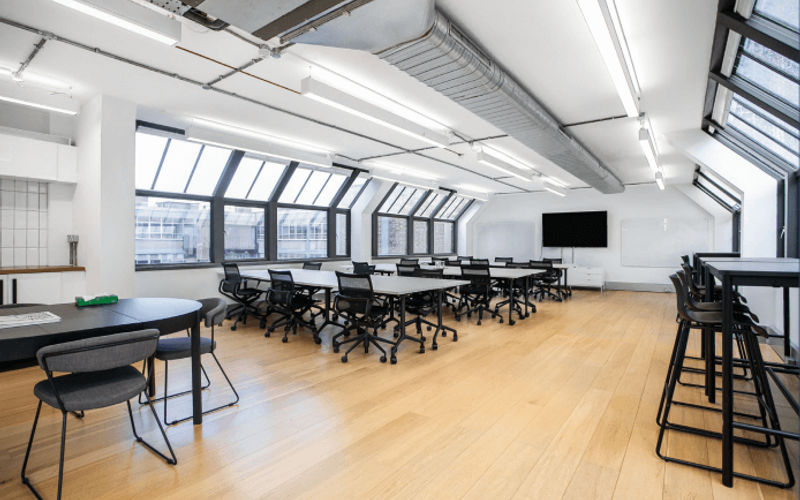 100 Clifton St, London Image 1