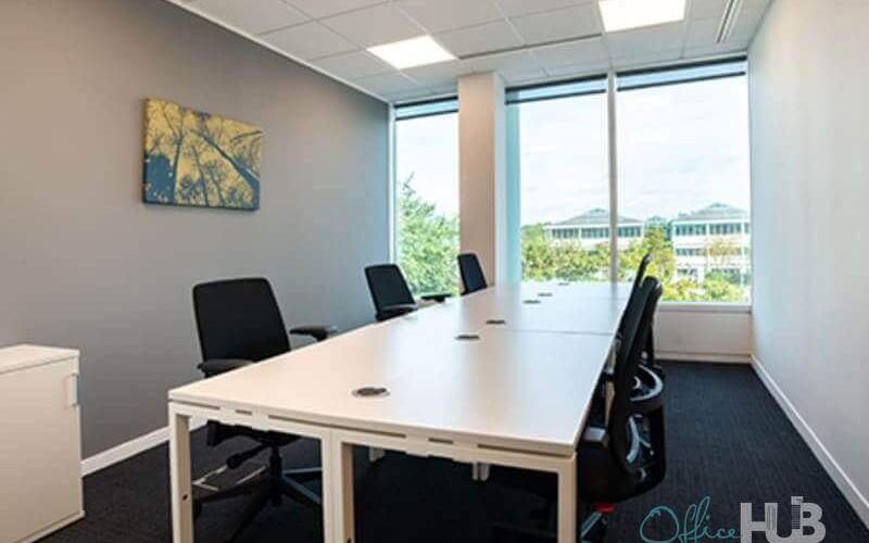 400 Pavillion Drive, Northampton Image 9