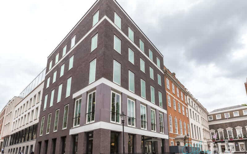 8 St James's Square, London Image 9