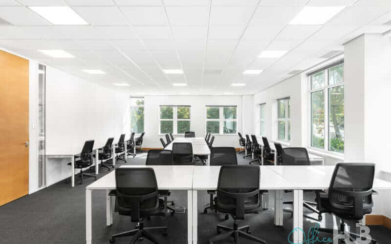 960 Capability Green, Luton Image 2