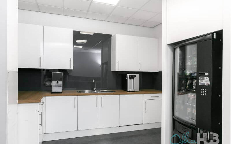 960 Capability Green, Luton Image 8