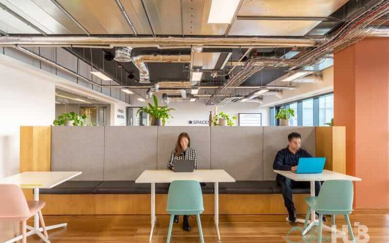 2 Lakeside Drive, London Image 16