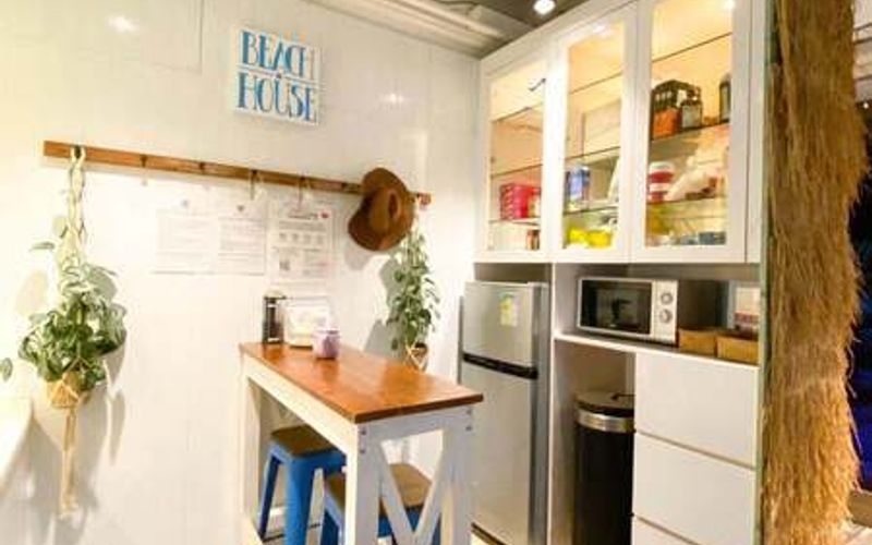 28 Queen’s Road East, Wan Chai Image 1