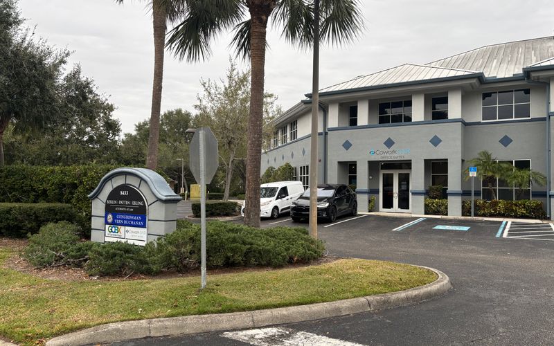 8433 Enterprise Circle, Lakewood Ranch Image 5