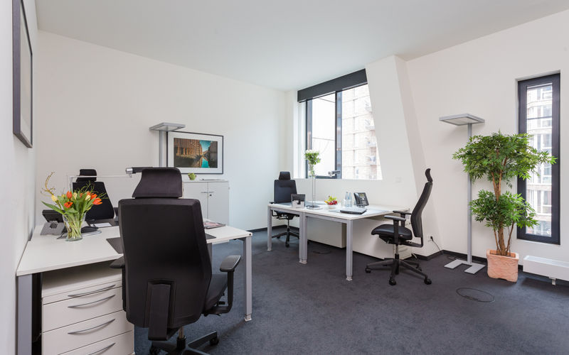 1 Uberseeallee, Hamburg, 4 DESKS 1 Uberseeallee, Hamburg Image 1