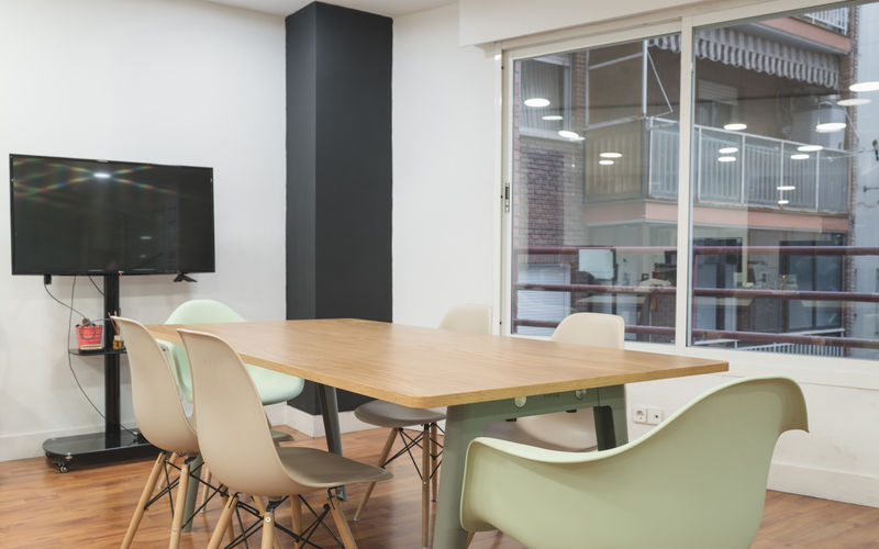 23 Calle De Irún, Madrid Image 3