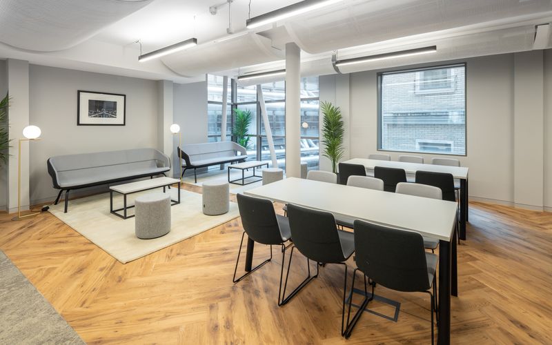 11 Leadenhall Street, London, 32 DESKS 11 Leadenhall Street, London Image 1
