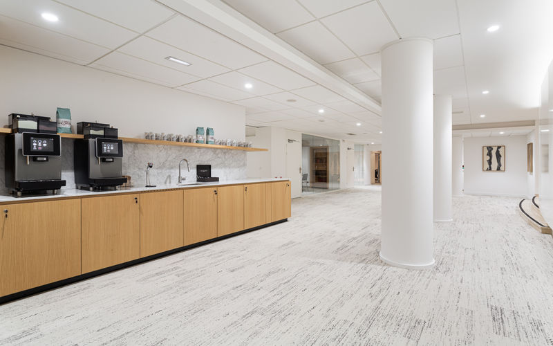 26 Rue De Montholon, Paris Image 15