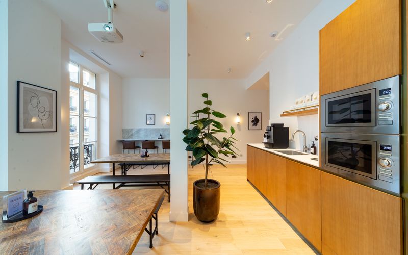 1 bis Av De La République, Paris Image 12