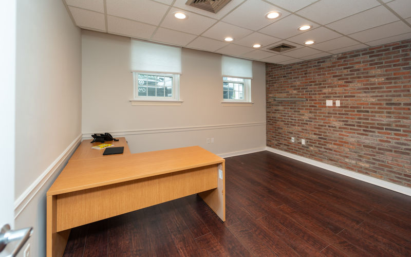 211 N Olive Street, Media Image 1