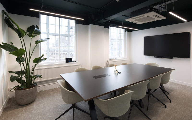 52 Grosvenor Gardens, Greater London Image 1