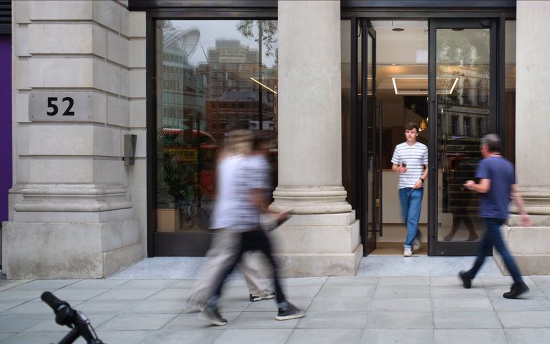 52 Grosvenor Gardens, Greater London Image 1