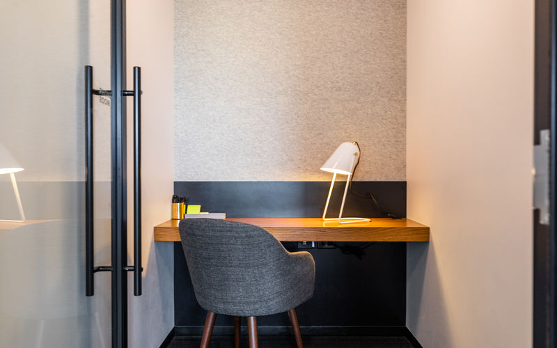 909 Davis Street, Evanston Image 12