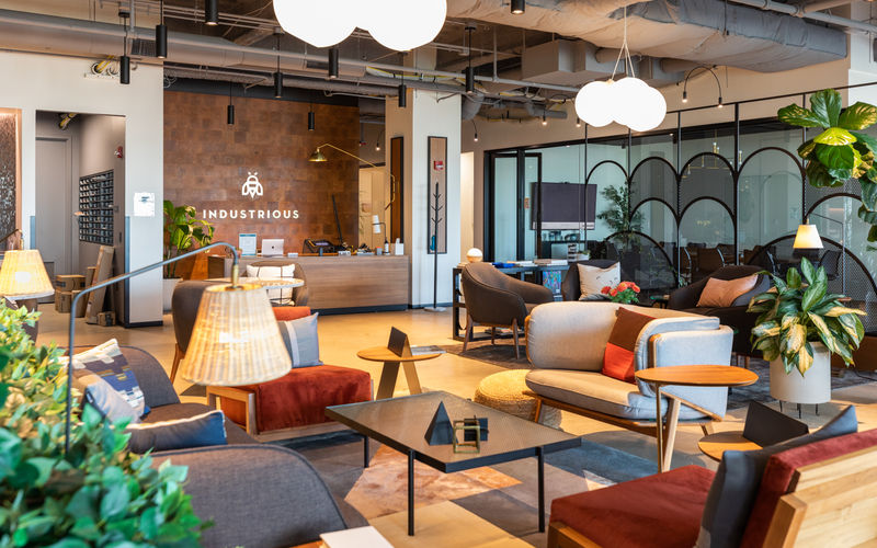 909 Davis Street, Evanston Image 2