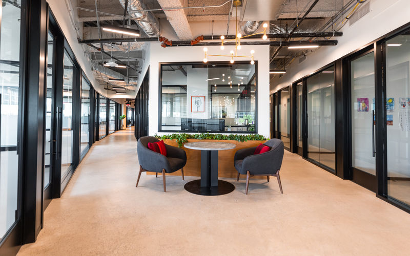 909 Davis Street, Evanston Image 8