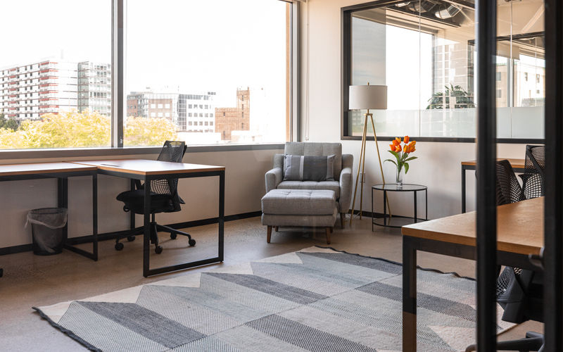 909 Davis Street, Evanston Image 4