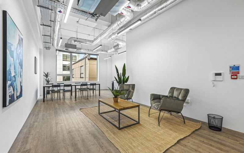 120 Camden High Street, Greater London Image 3