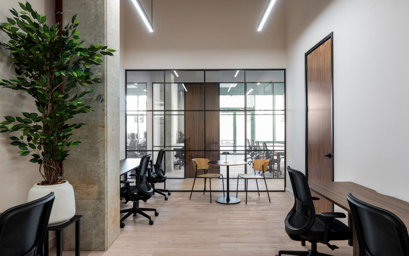 22 Ash Ave, London Image 10