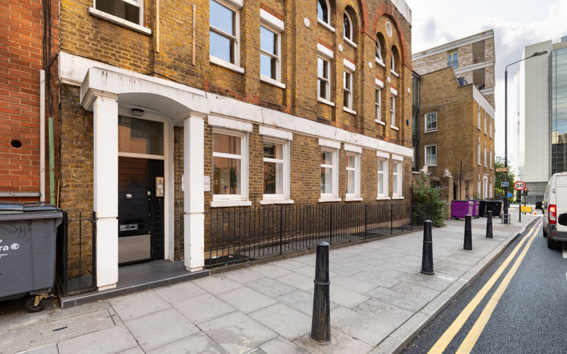 13 - 15 Dock Street, London Image 1
