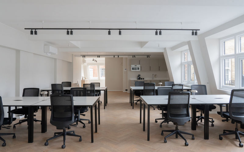 17 St Anne's Ct, London Image 1