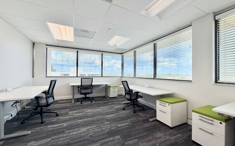 4440 Pga Boulevard, West Palm Beach, 9 DESKS 4440 Pga Boulevard, West Palm Beach Image 1