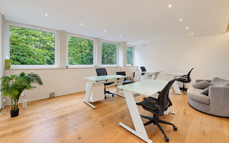 Restmor Way Hackbridge, Wallington, 4 DESKS Restmor Way Hackbridge, Wallington Image 1