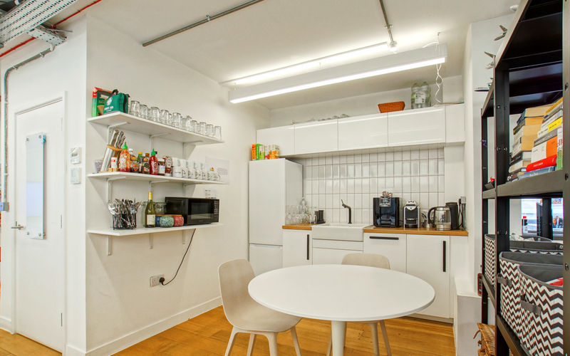 100 Clifton St, London Image 1