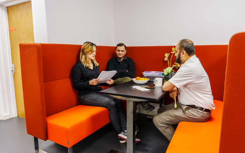 33 Hanworth Road, Surrey Image 12