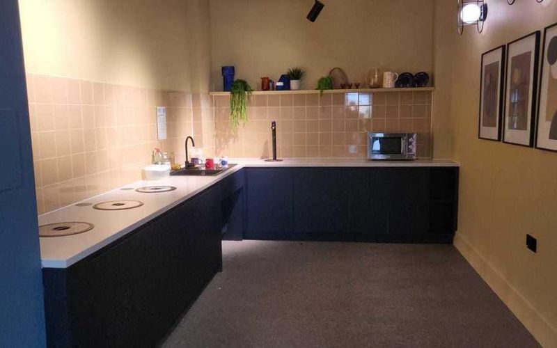 Marshgate Lane, London Image 8