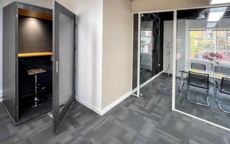 2 Bath Place, Greater London Image 1