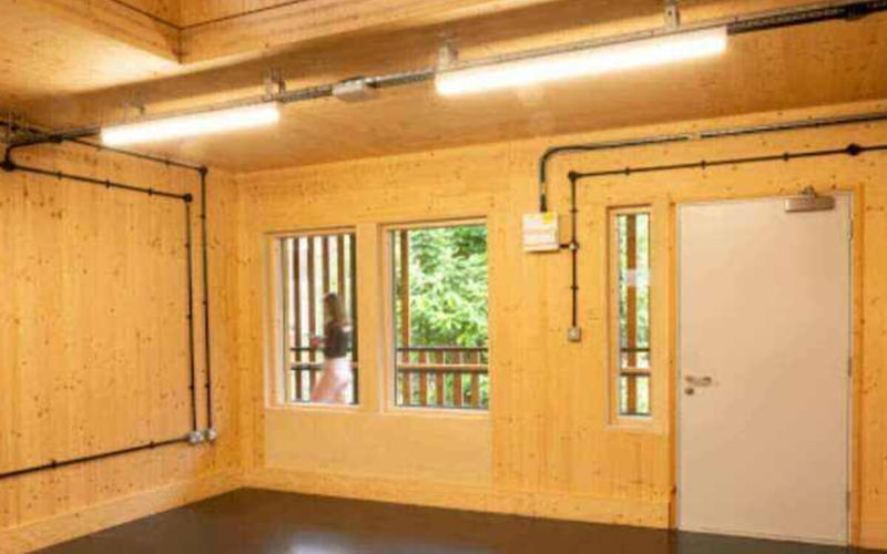 384 Abbott Rd, London Image 1