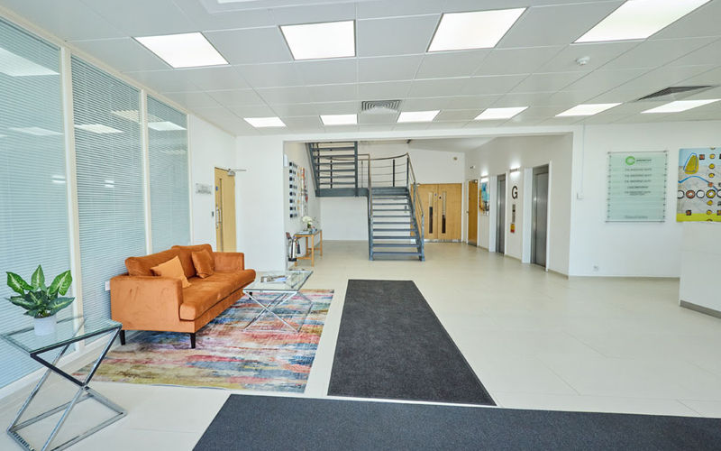 720 Centennial Court, Elstree Image 1
