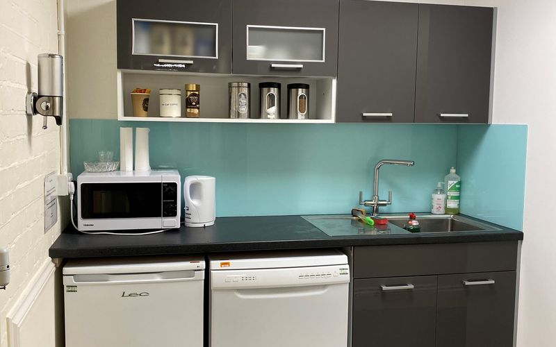 Kingston Road, Leatherhead Surrey Image 3