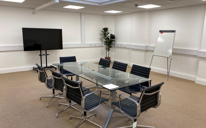 Kingston Road, Leatherhead Surrey Image 1