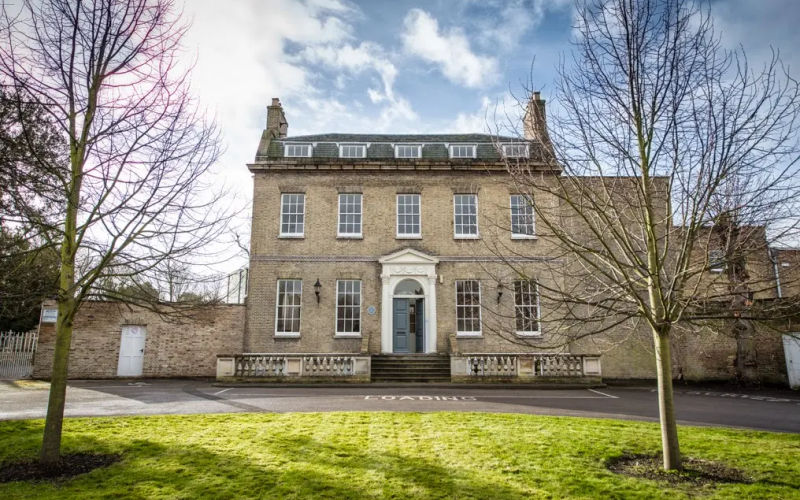 Castle Hill House High Street, Huntingdon Image 6