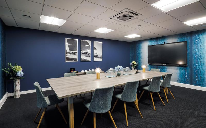 9 Nimrod Way, Ferndown Image 5