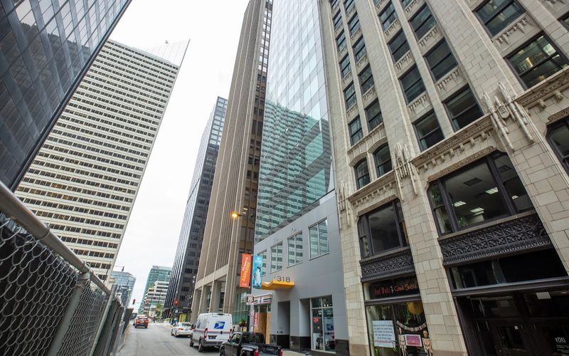 318 W Adams St, Chicago Image 9
