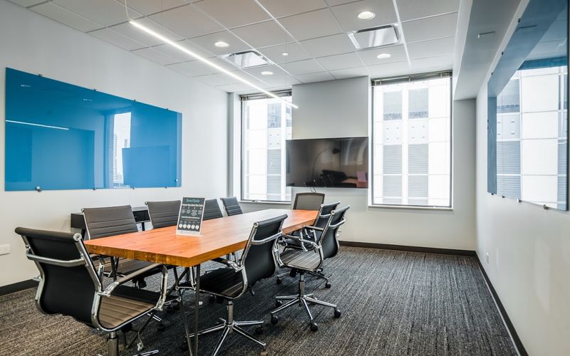 211 W Wacker Dr, Chicago Image 2