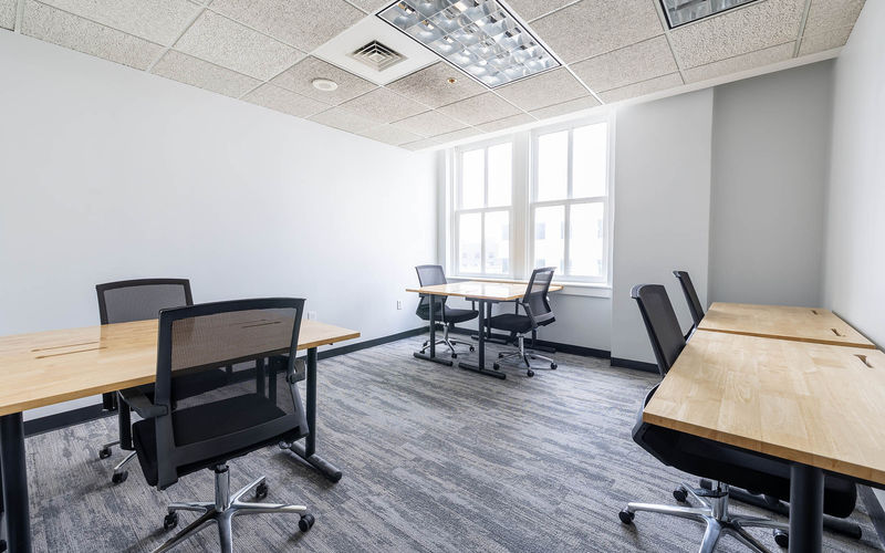37 N Orange Ave, Orlando, 1 DESK 37 N Orange Ave, Orlando Image 1
