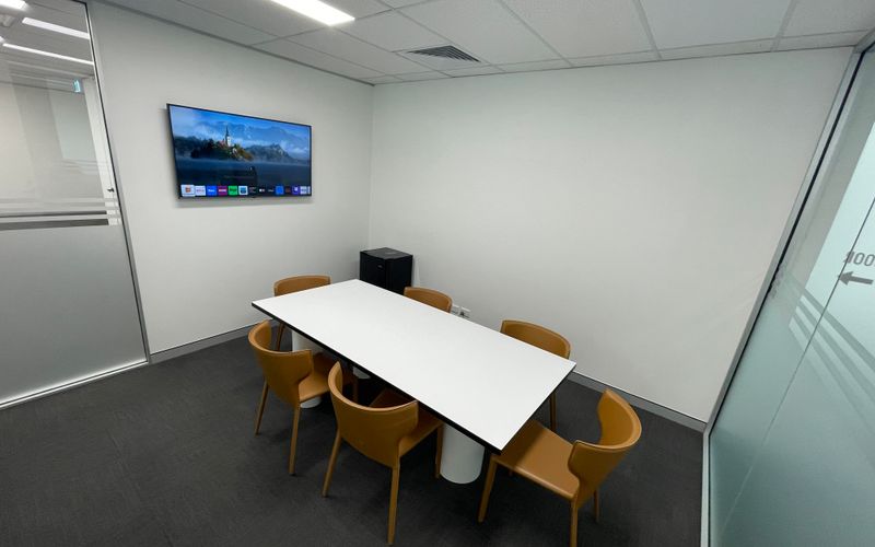 2996 Logan Road, Underwood, 16 DESKS 2996 Logan Road, Underwood Image 1