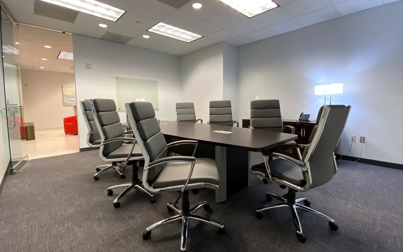 1050 Crown Pointe Parkway, Atlanta Image 2