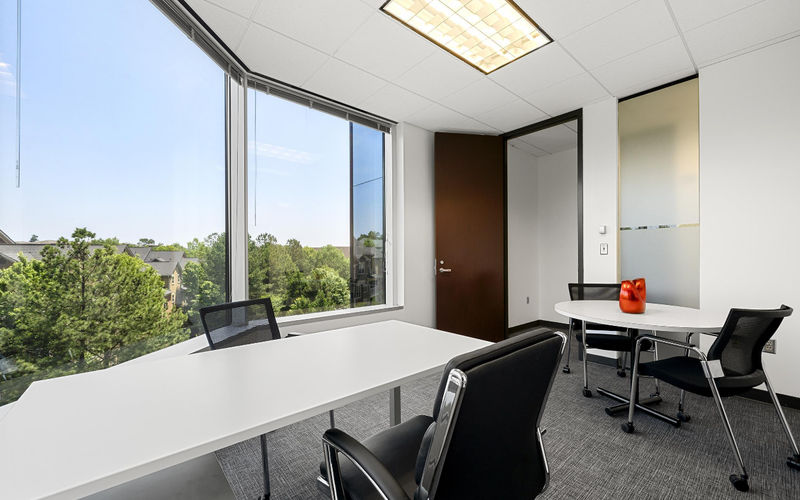 1050 Crown Pointe Parkway, Atlanta Image 5