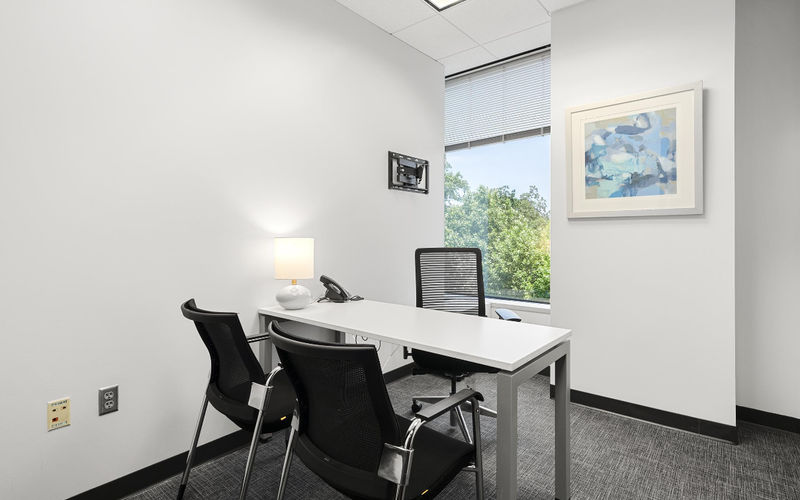 1050 Crown Pointe Parkway, Atlanta Image 1