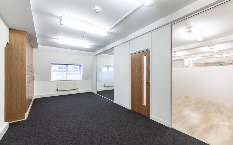 26 Eastcastle Street, Fitzrovia Image 8