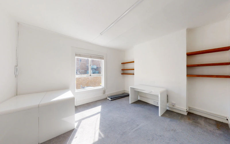 35 Eyre Street Hill, Greater London Image 1