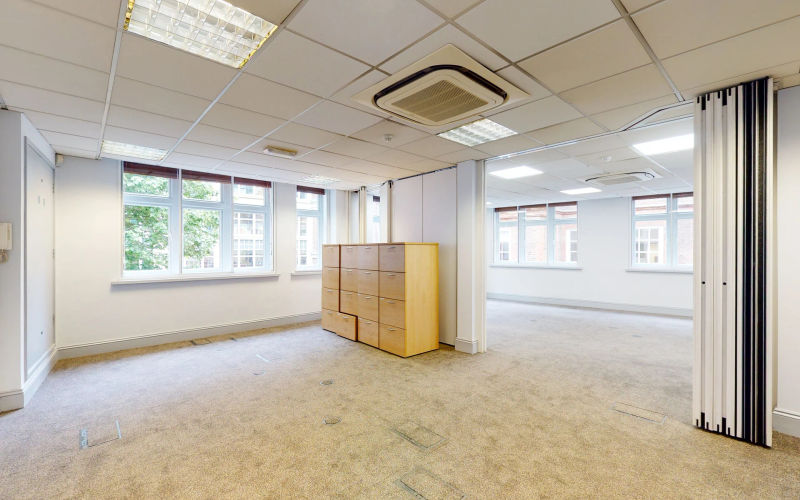 8 Laurence Pountney Hill, Greater London, 10 DESKS 8 Laurence Pountney Hill, Greater London Image 1