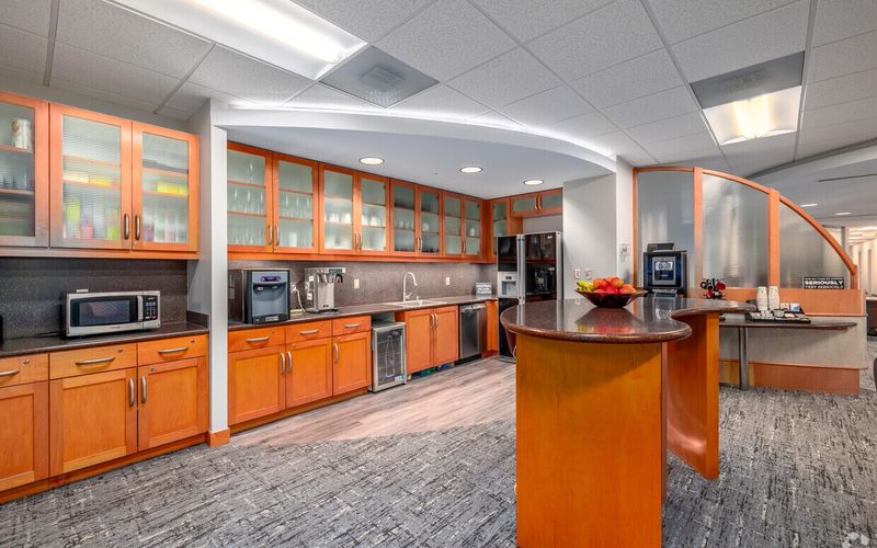 6135 Park South Drive, Charlotte Image 17